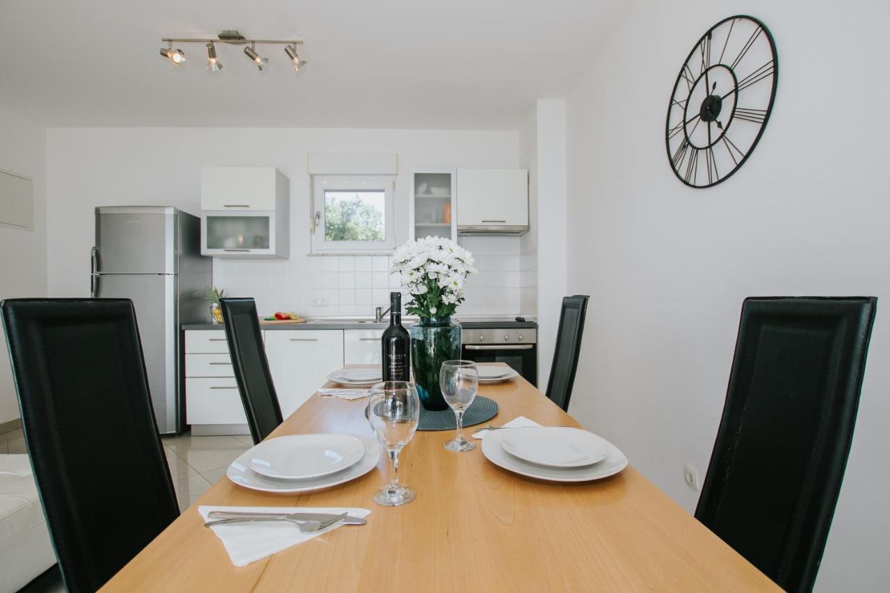 Апартаменти Apartman Sunny Трогір Екстер'єр фото